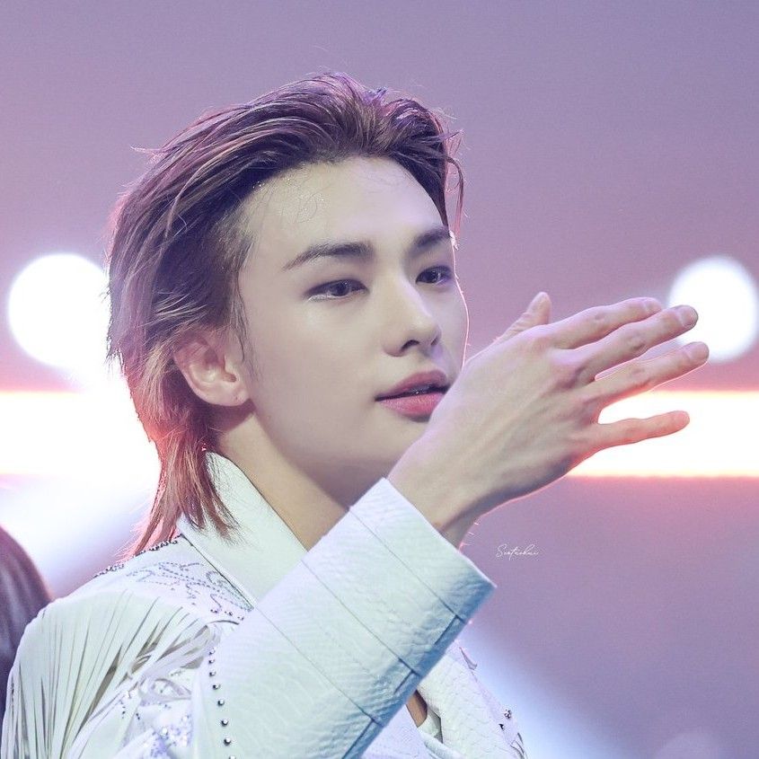 Behind-the-scenes cut of Hyunjin (Stray Kids)