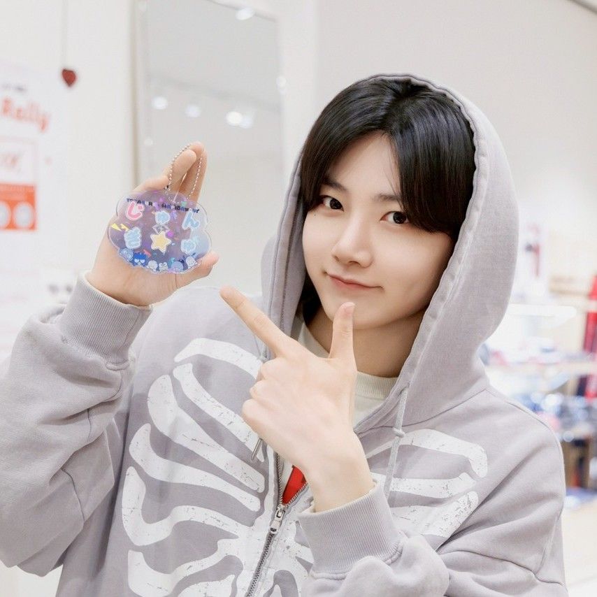 Latest photo of Junkyu (TREASURE)
