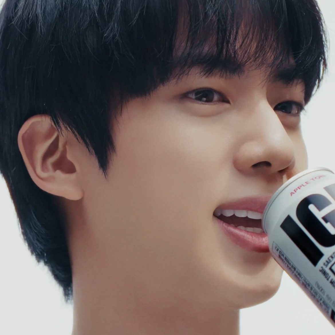 ジン (BTS)の最近の活動写真