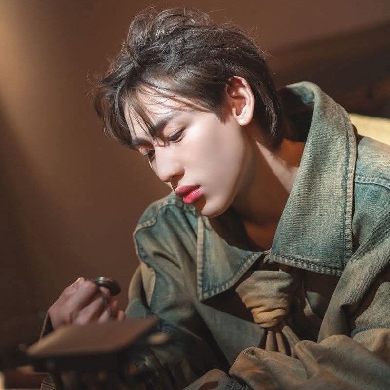 Latest photo of Bambam (GOT7)