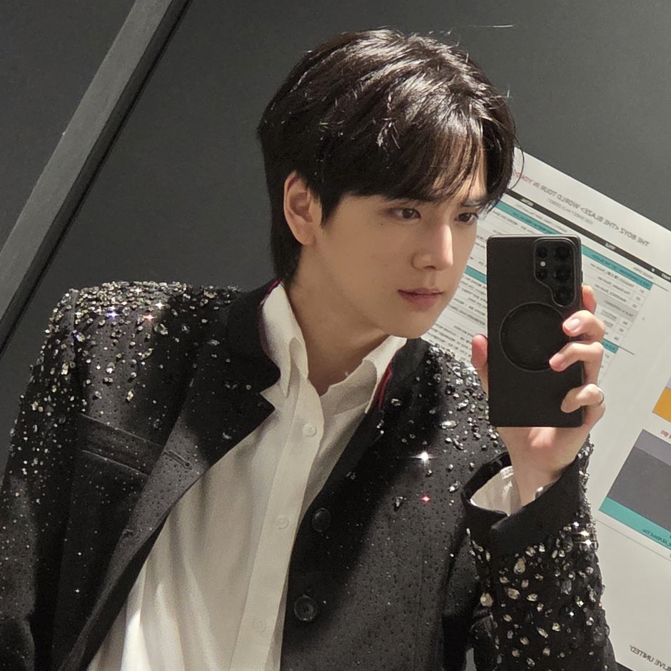 A moment captured by Younghoon (THE BOYZ)'s fan