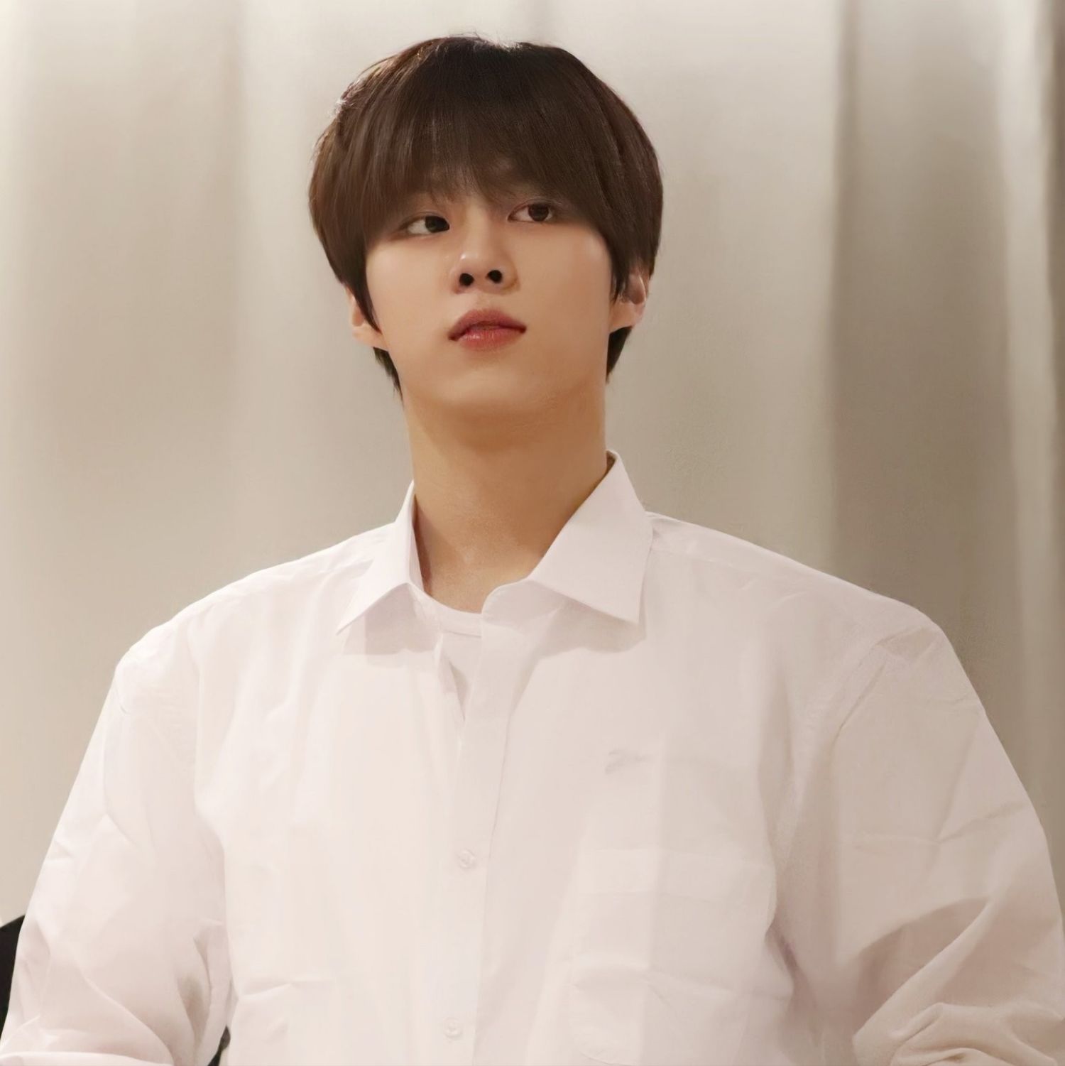 김우석의 비하인드 컷