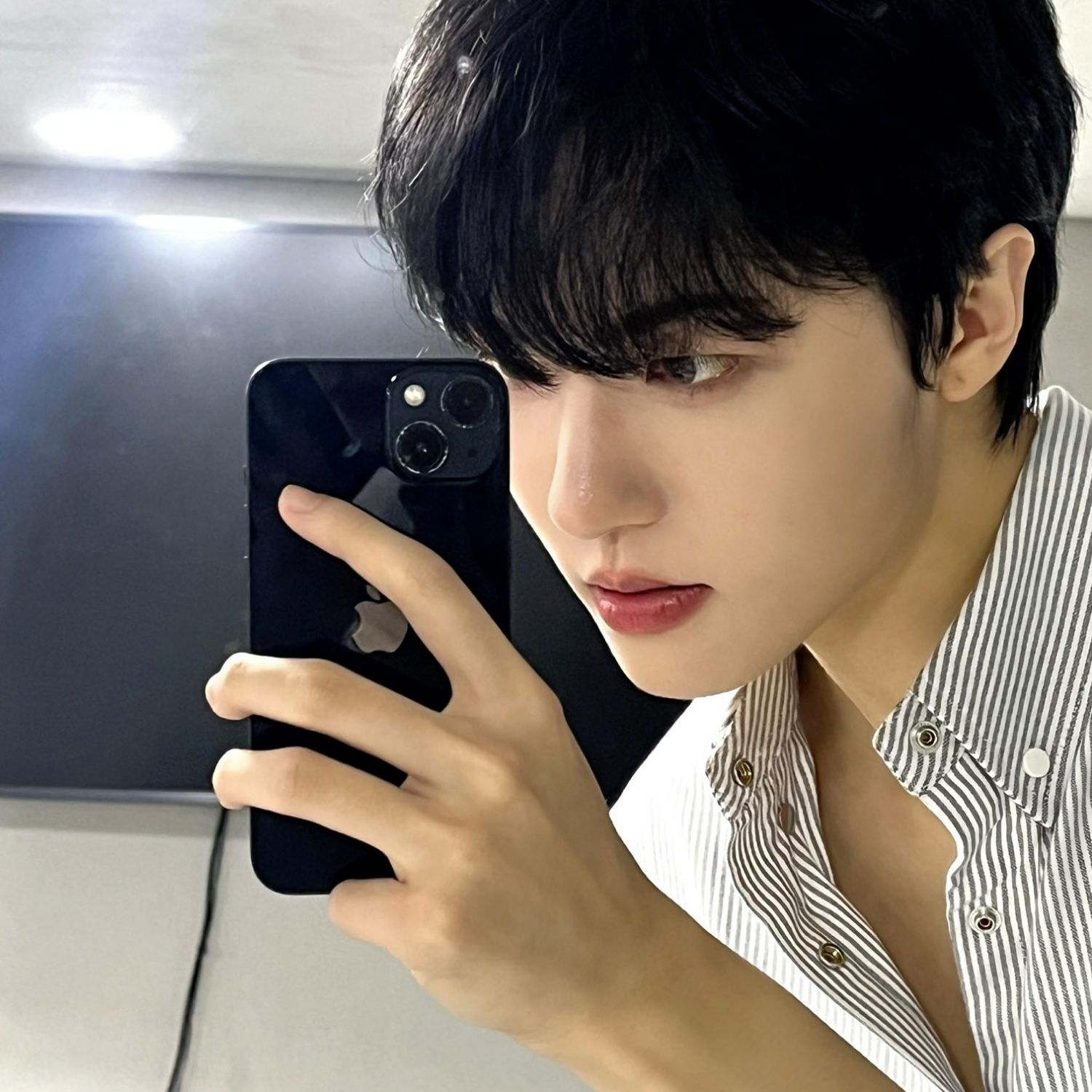 Behind-the-scenes cut of Junghoon (Xikers)