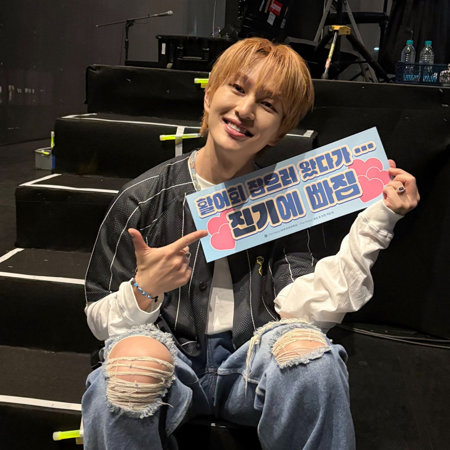 A moment captured by Onew (SHINee)'s fan