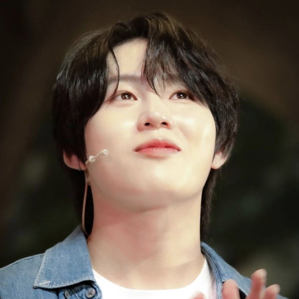 Recent activity shot of Ha Sungwoon