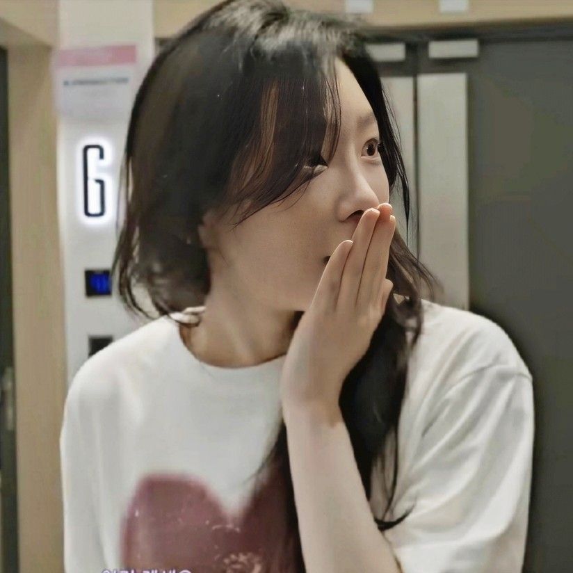 Latest photo of Taeyeon (Girls' Generation)