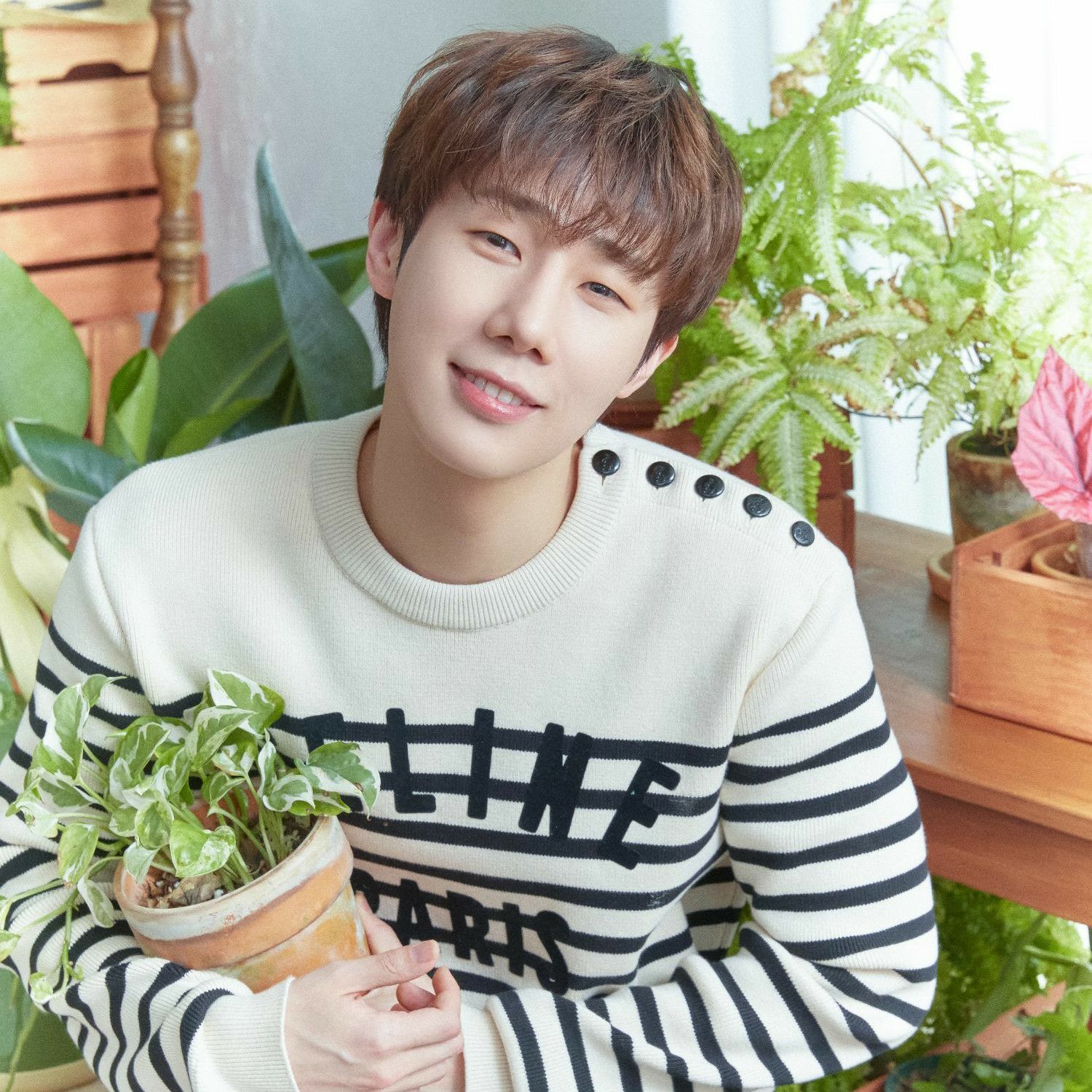 Recent activity shot of Sungkyu (INFINITE)
