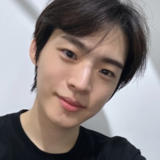 Latest photo of Hyojin (ONF)