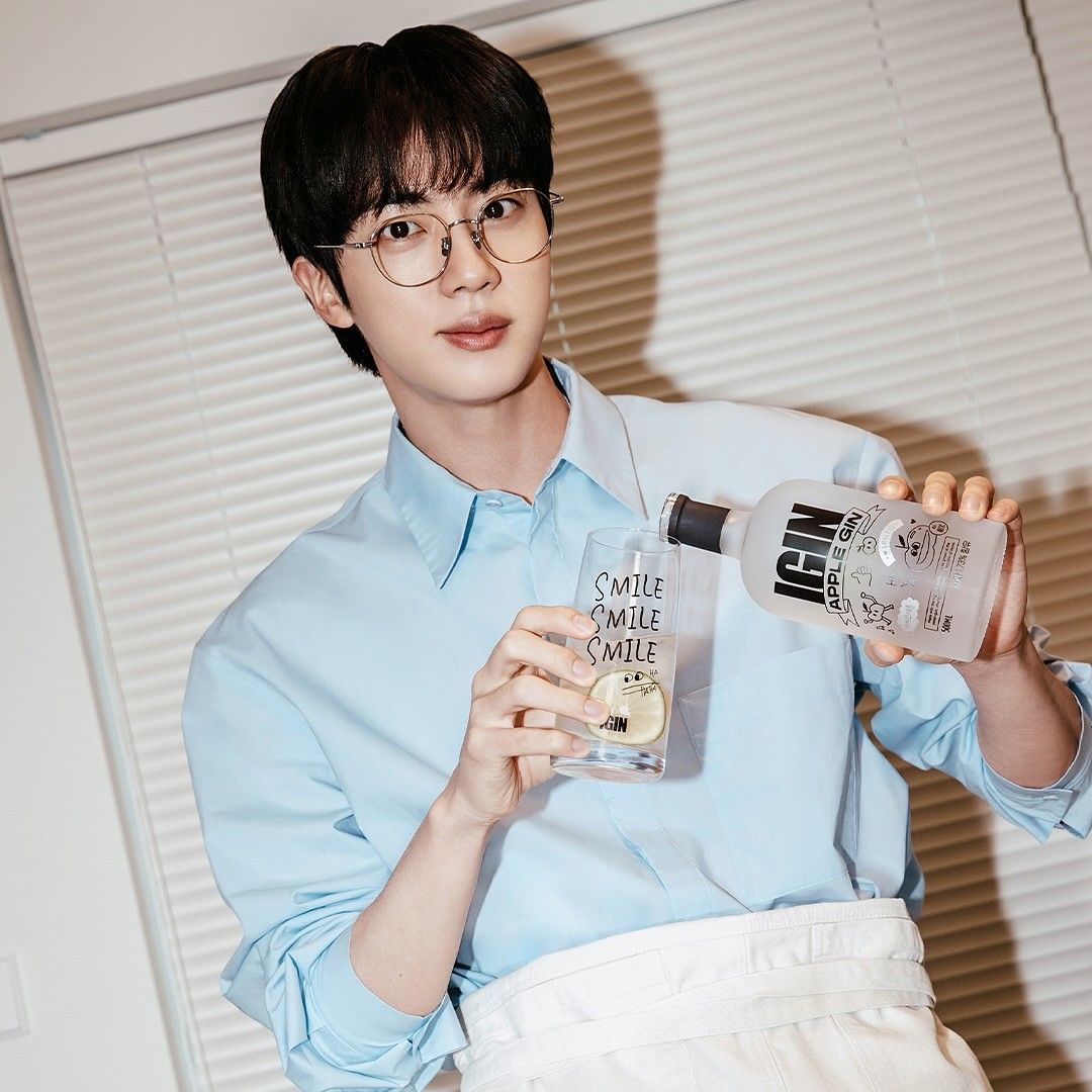 A moment captured by Jin (BTS)'s fan