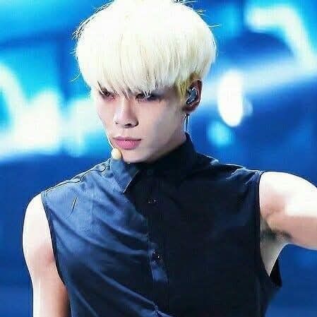 Foto aktivitas terbaru Jonghyun (SHINee)