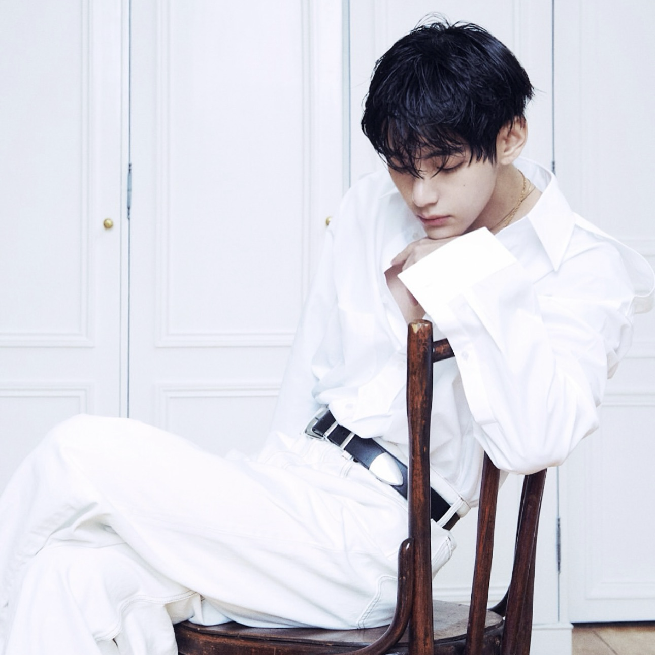 Latest photo of V (BTS)