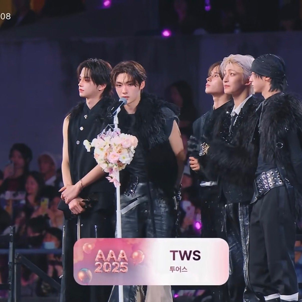 Behind-the-scenes cut of TWS