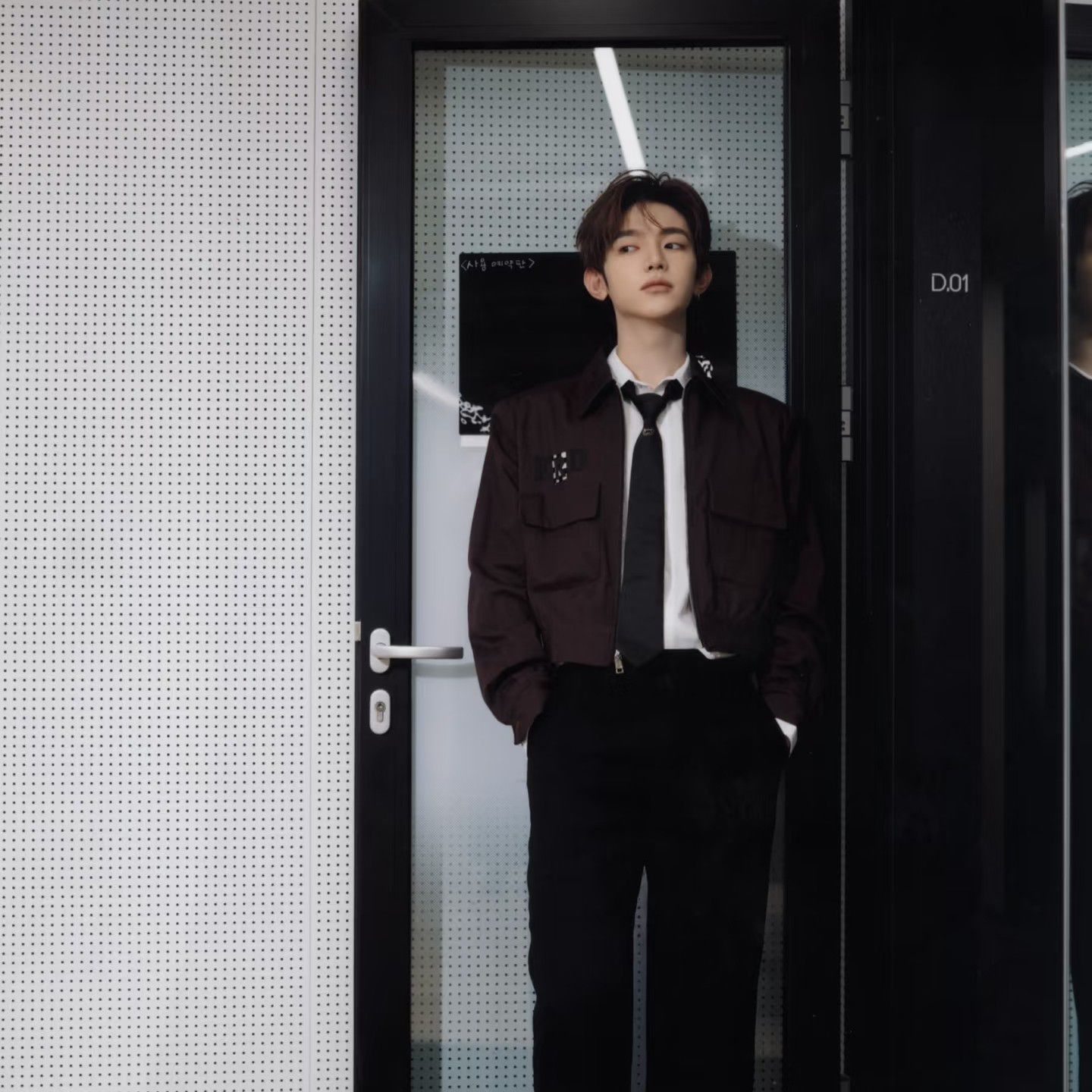 Behind-the-scenes cut of Zhang Hao (ZEROBASEONE)