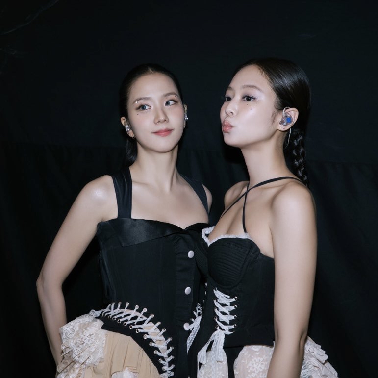 BLACKPINK의 비하인드 컷