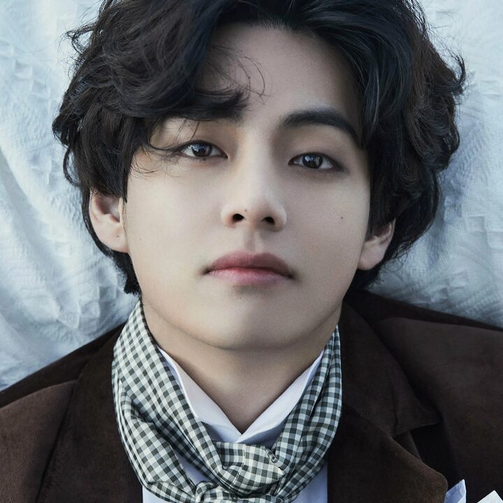 뷔 (방탄소년단) 최근 활동샷