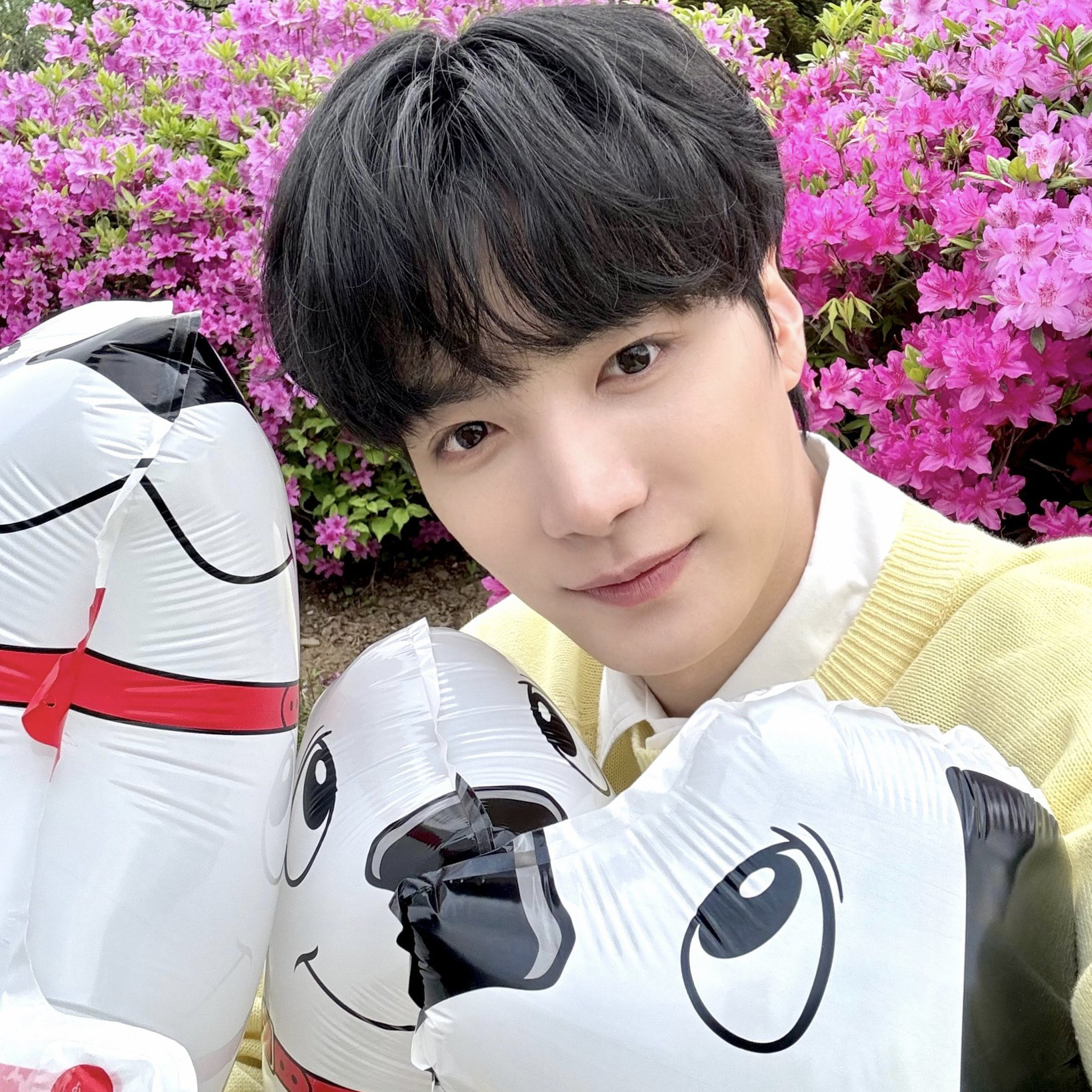 A moment captured by Kim Jonghyeon's fan