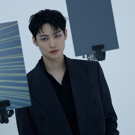 Latest photo of JAY B (GOT7)