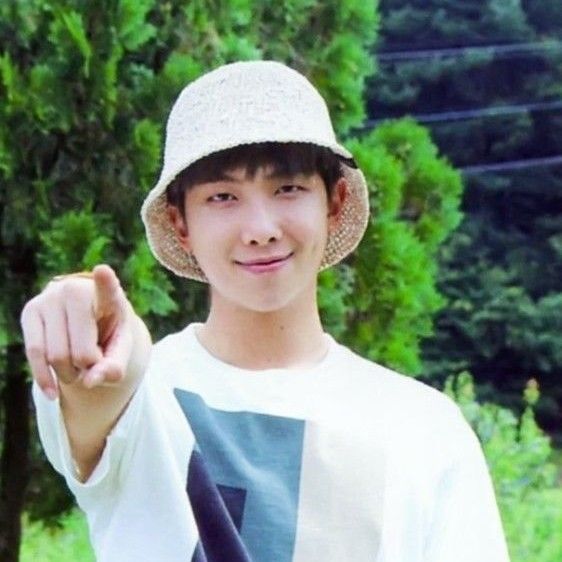 RM (防弹少年团)的最新照片