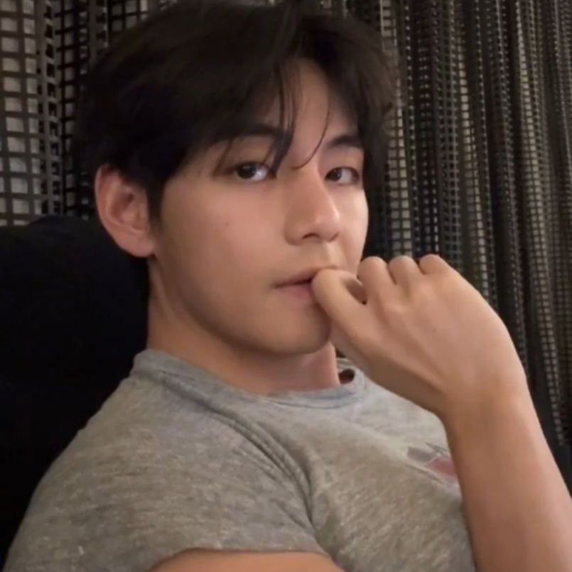 V (BTS)の最新写真