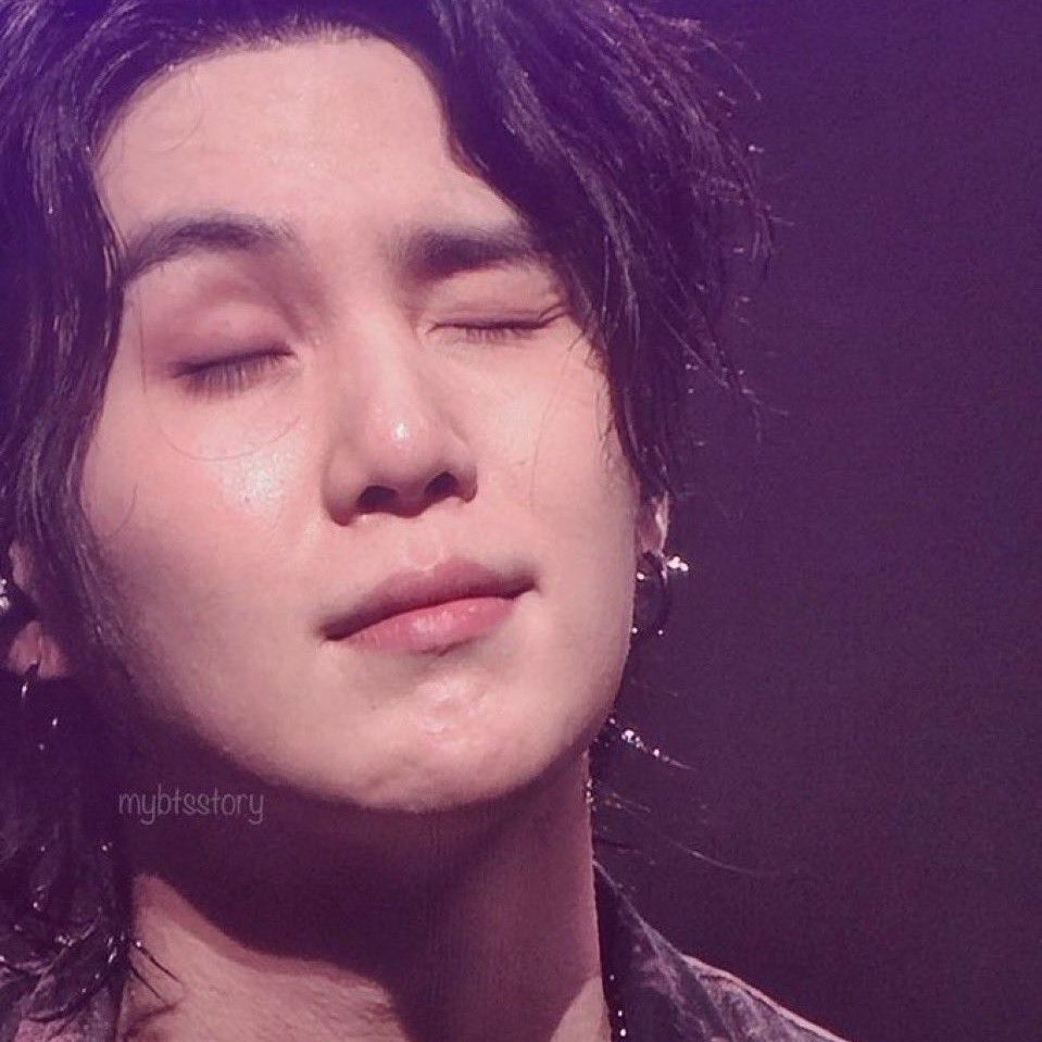 SUGA (防彈少年團)的幕後花絮