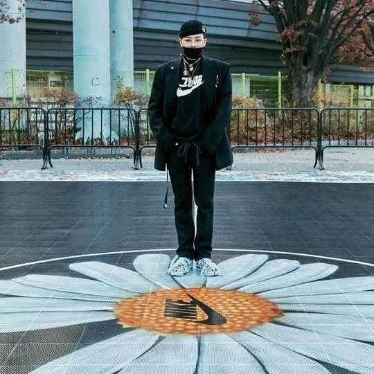 G-DRAGON (BIGBANG)の舞台裏ショット