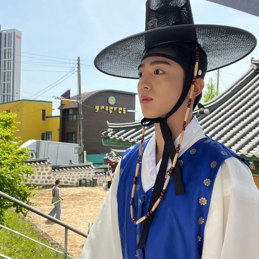 Momen yang diabadikan oleh penggemar Kim Yohan (WEi)