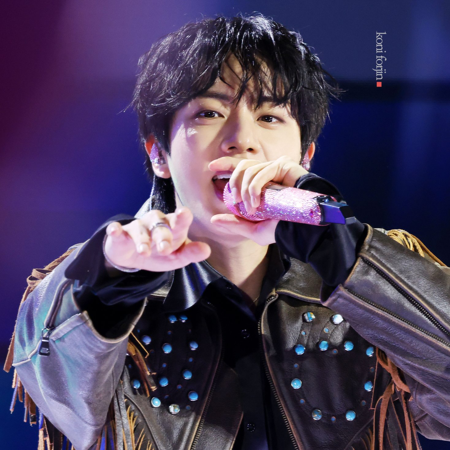 Foto aktivitas terbaru Jin (BTS)