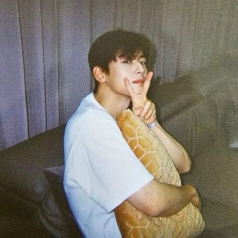 Behind-the-scenes cut of Eunwoo (ASTRO)