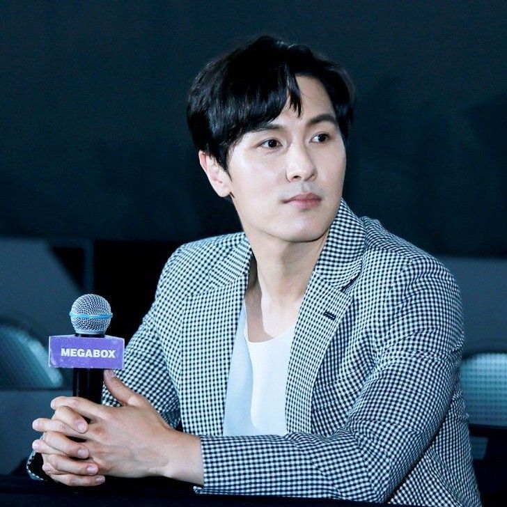 A moment captured by Kim Dongwan (SHINHWA)'s fan