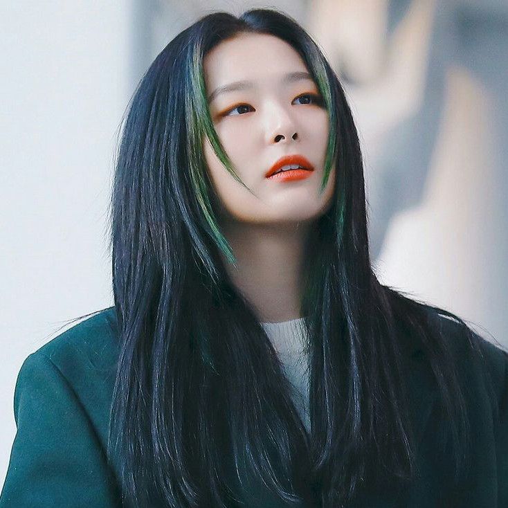 Foto aktivitas terbaru Seulgi (Red Velvet)