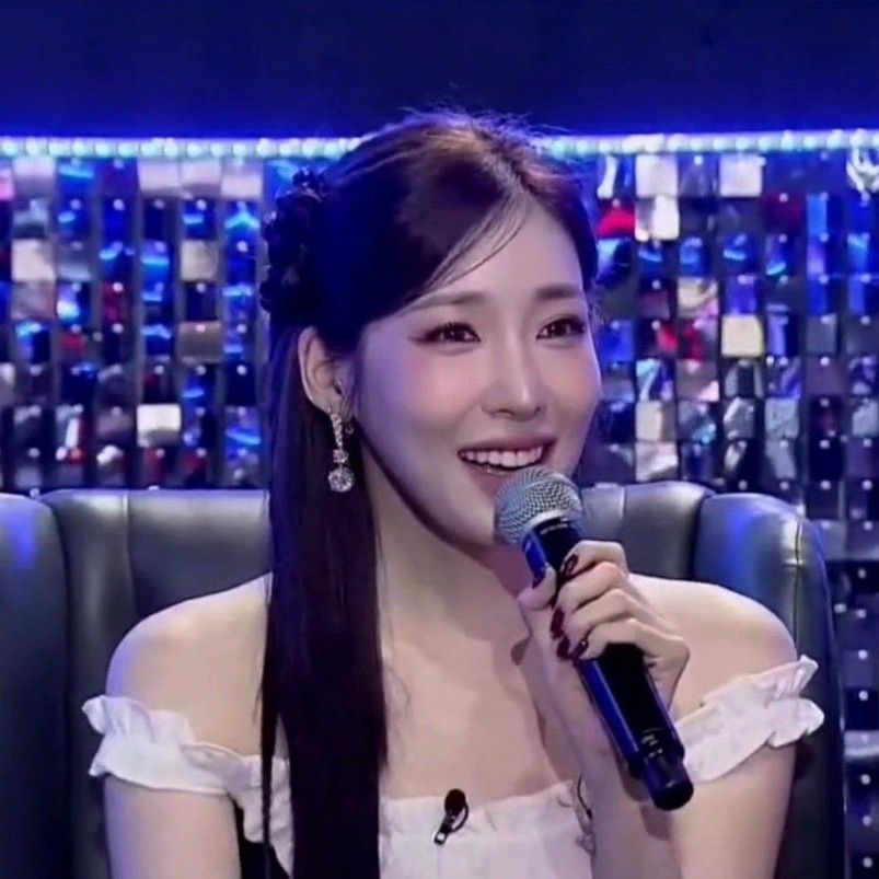 Behind-the-scenes cut of Tiffany Young (Girls' Generation)