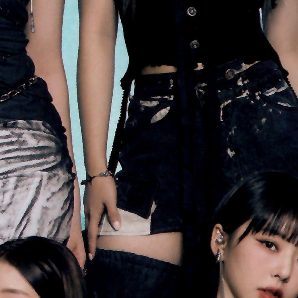 A moment captured by Loossemble's fan