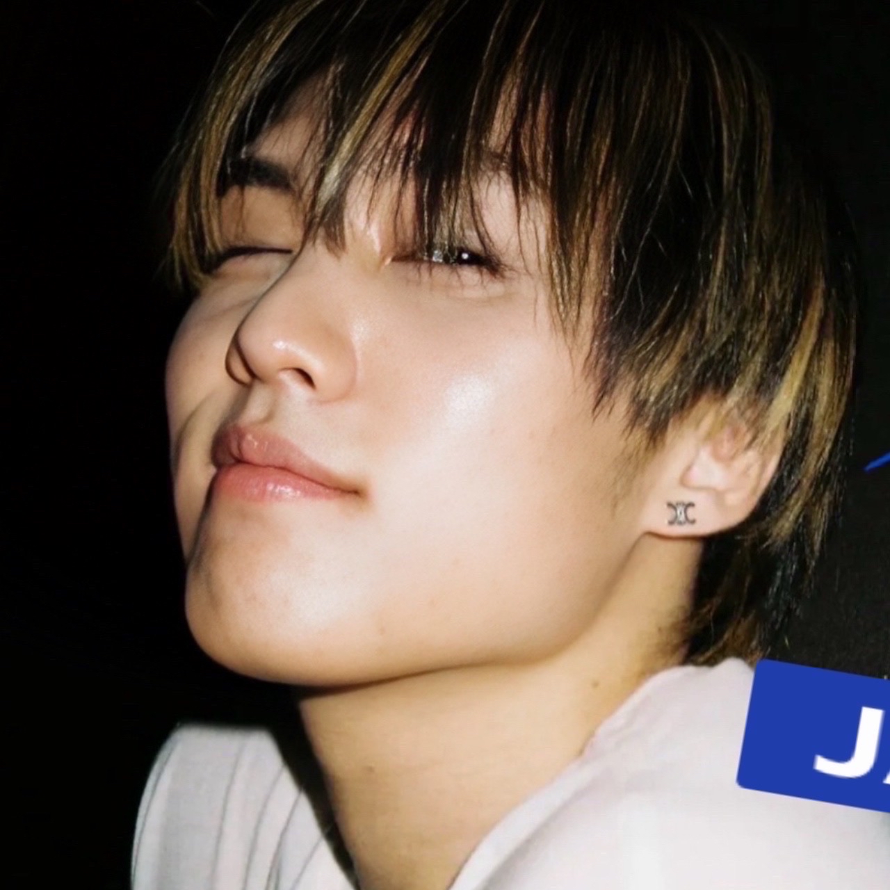 A moment captured by Jacob (THE BOYZ)'s fan