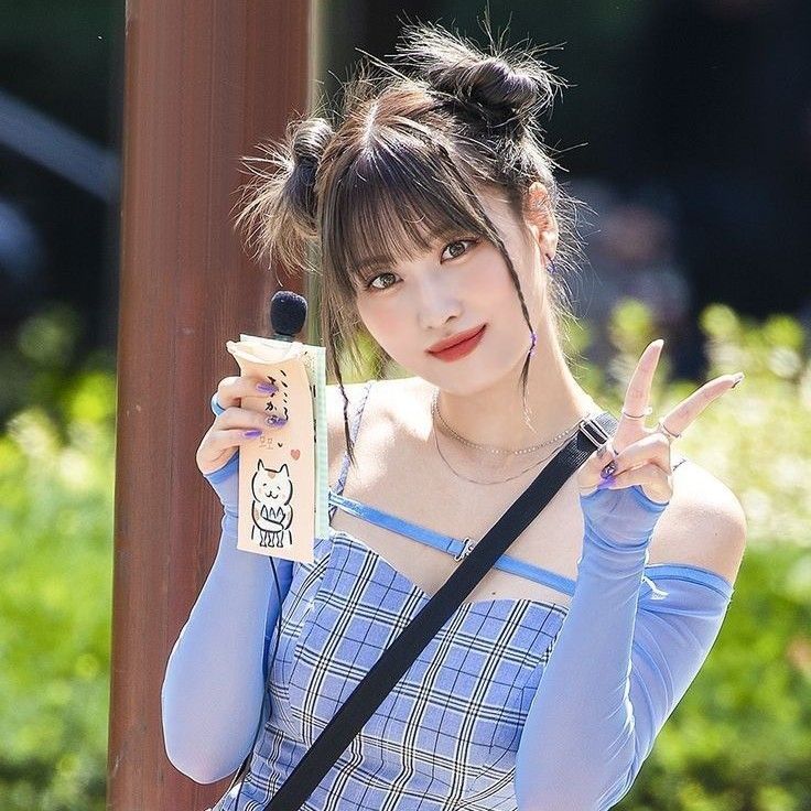 Momo (TWICE)的最新照片