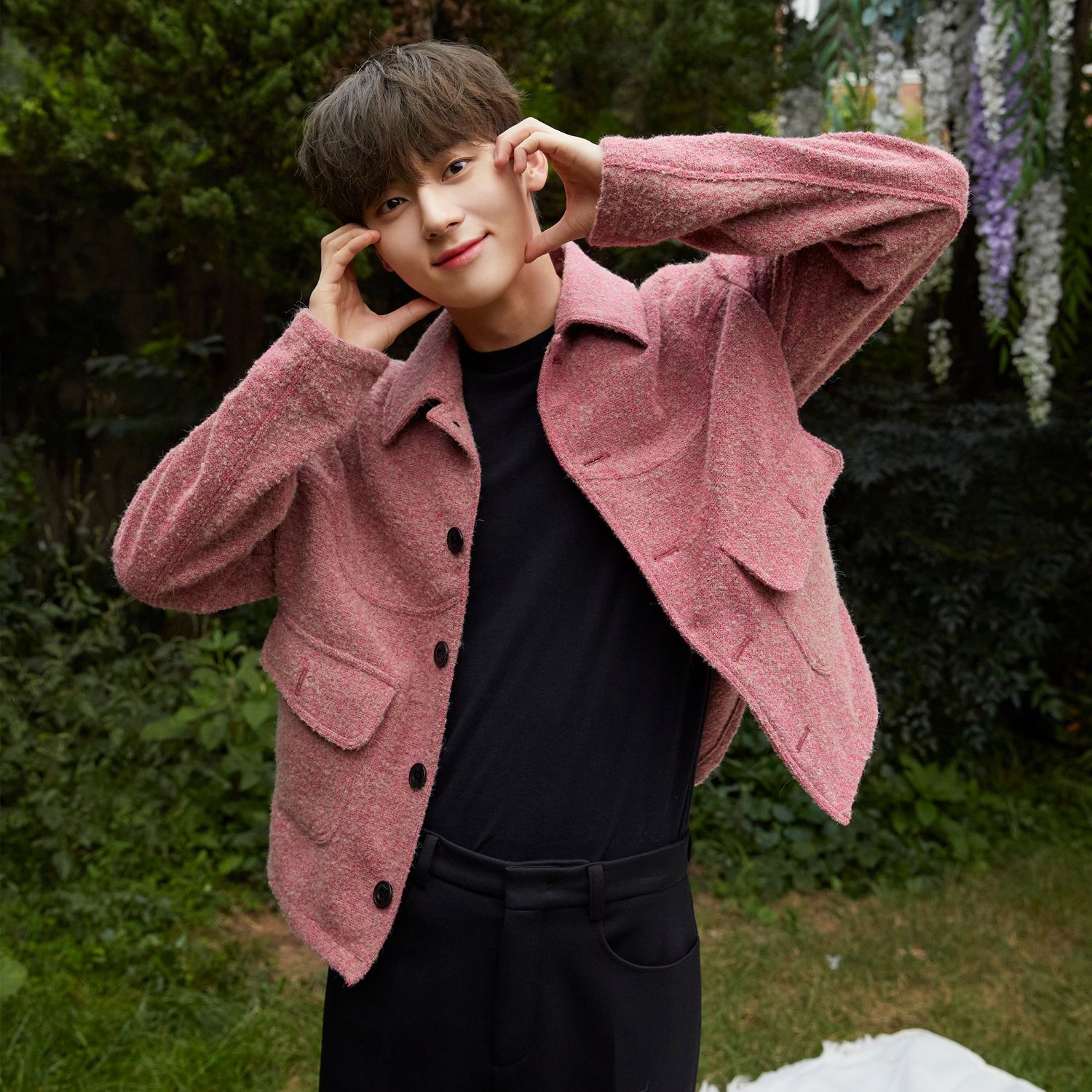 Behind-the-scenes cut of Hwang Minhyun