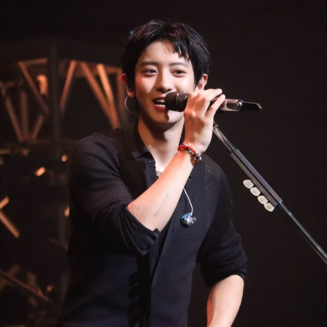 A moment captured by Chanyeol (EXO)'s fan