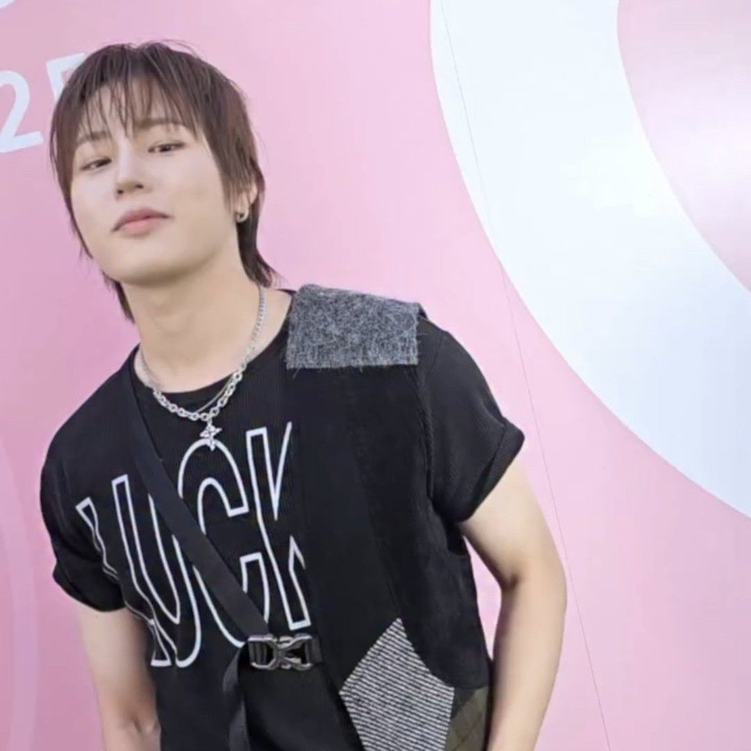 Latest photo of Ha Sungwoon