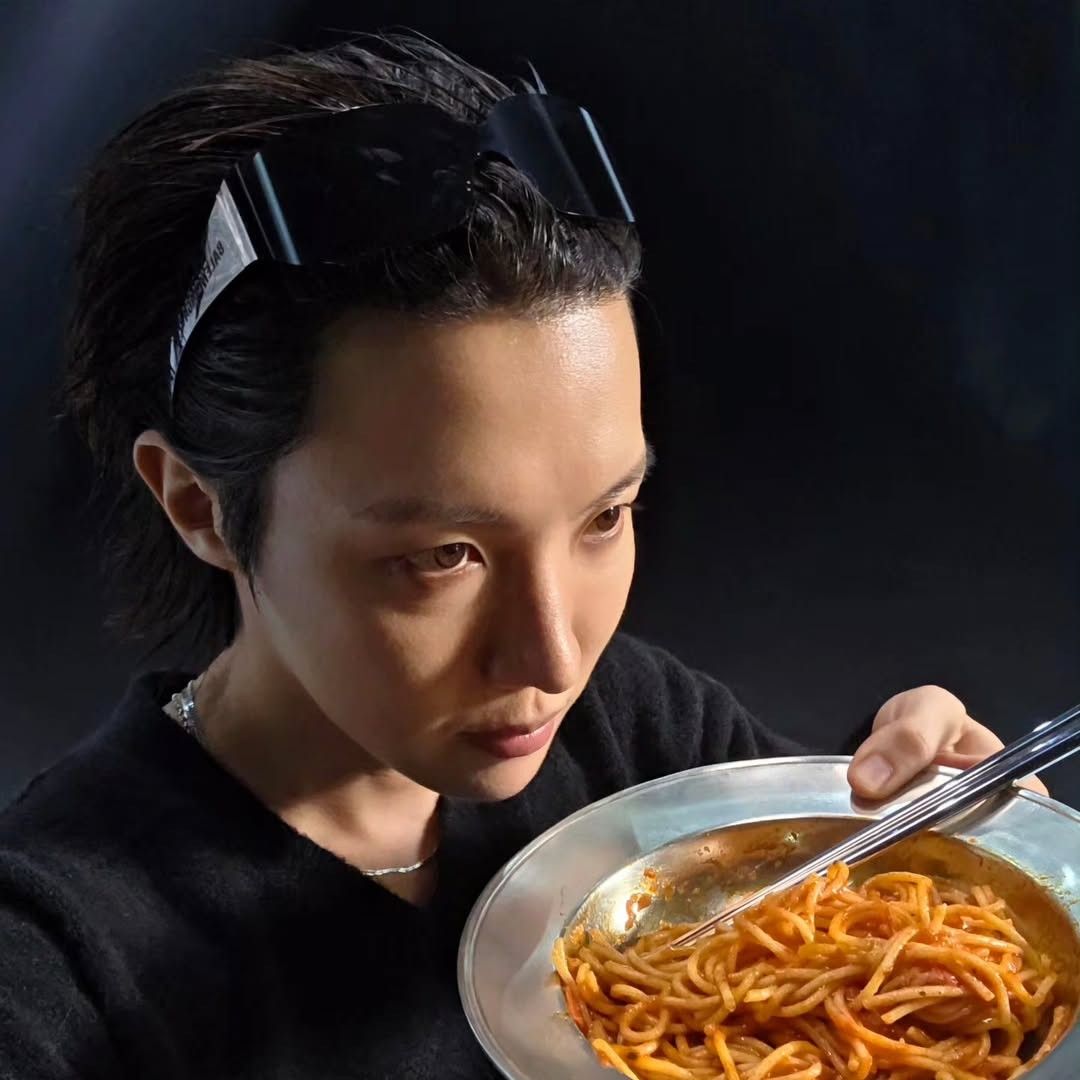 J-hope (防彈少年團)的最新活動照片