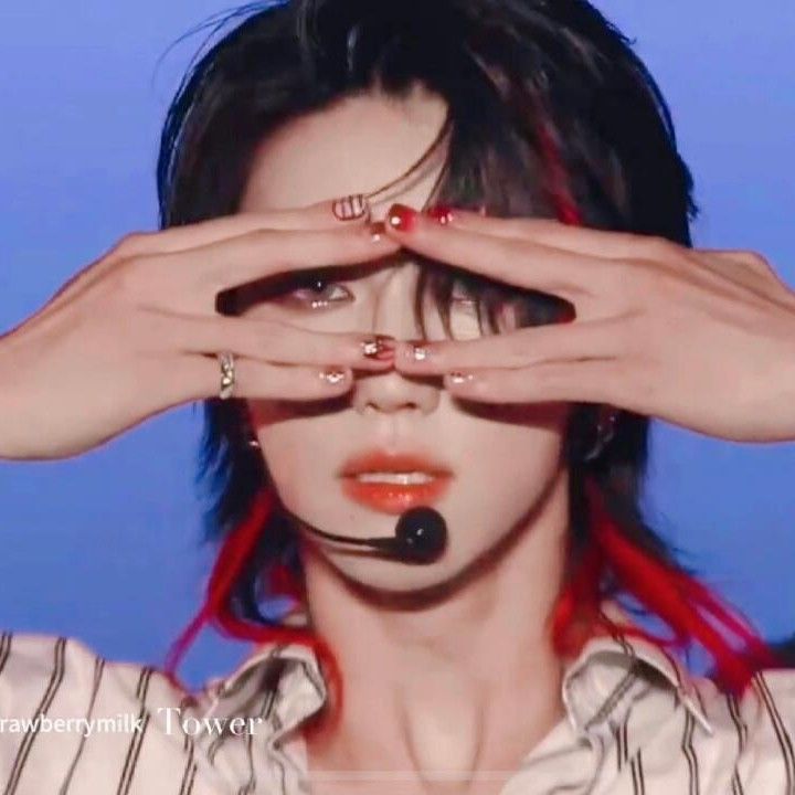 Behind-the-scenes cut of The 8 (SEVENTEEN)