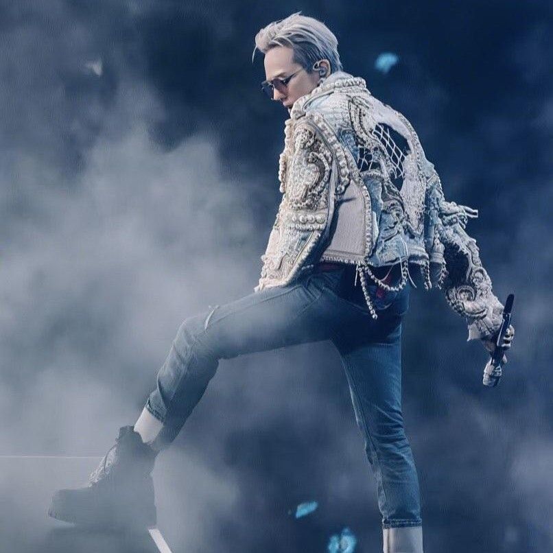 Latest photo of G-DRAGON (BIGBANG)