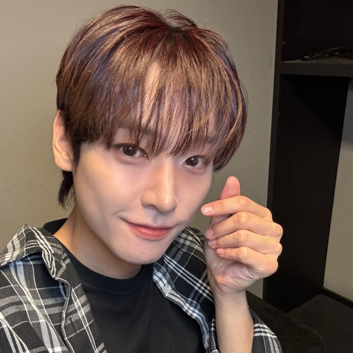 Latest photo of Inseong (SF9)