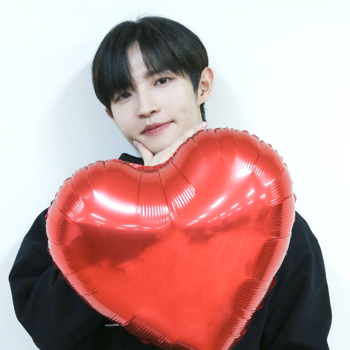 A moment captured by Kim Jaehwan's fan