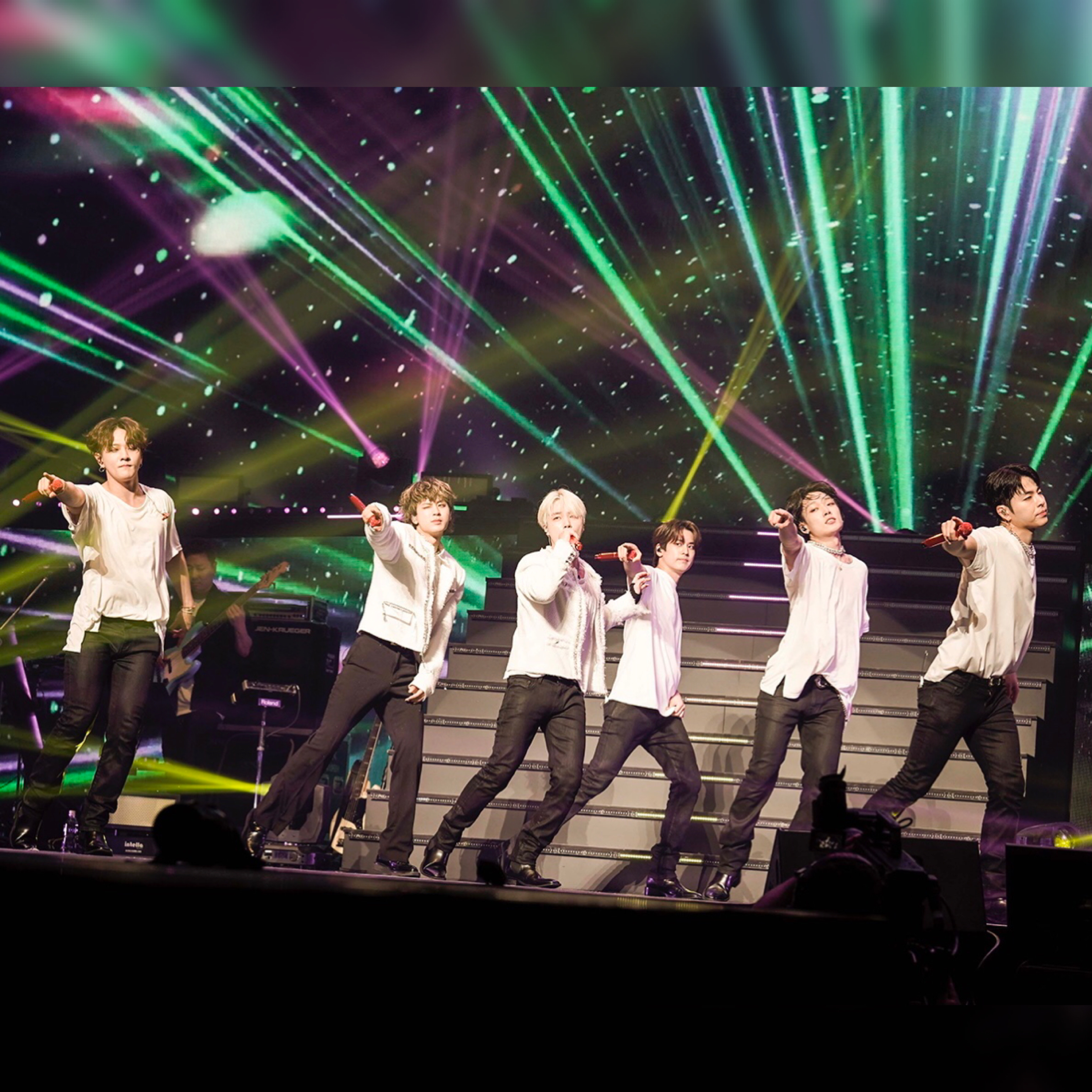 Latest photo of iKON