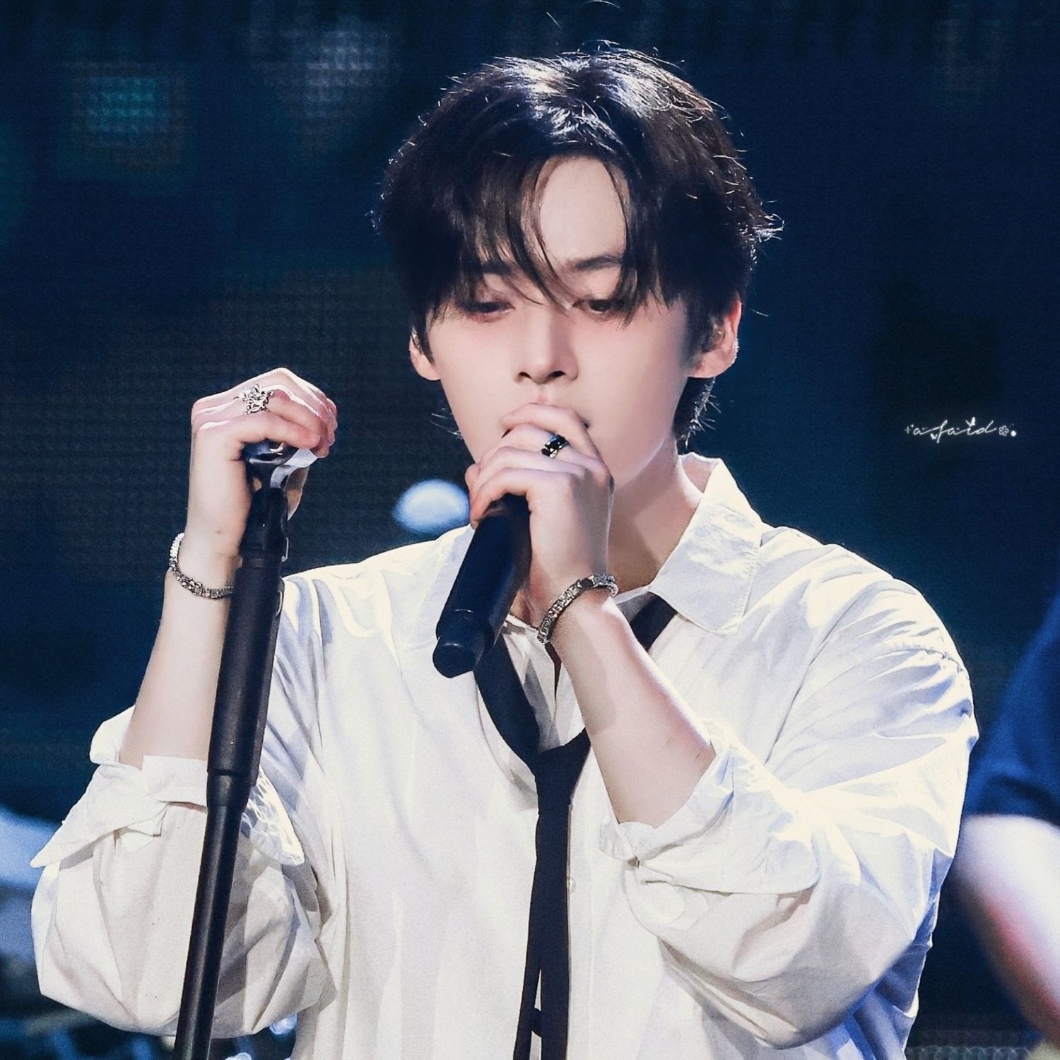 A moment captured by Lee Know (Stray Kids)'s fan