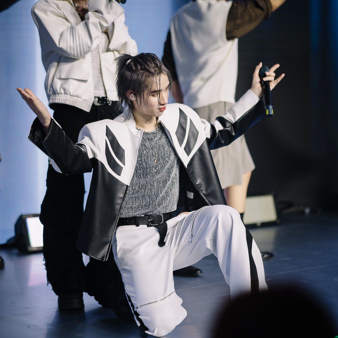 A moment captured by Hong (LYKN)'s fan