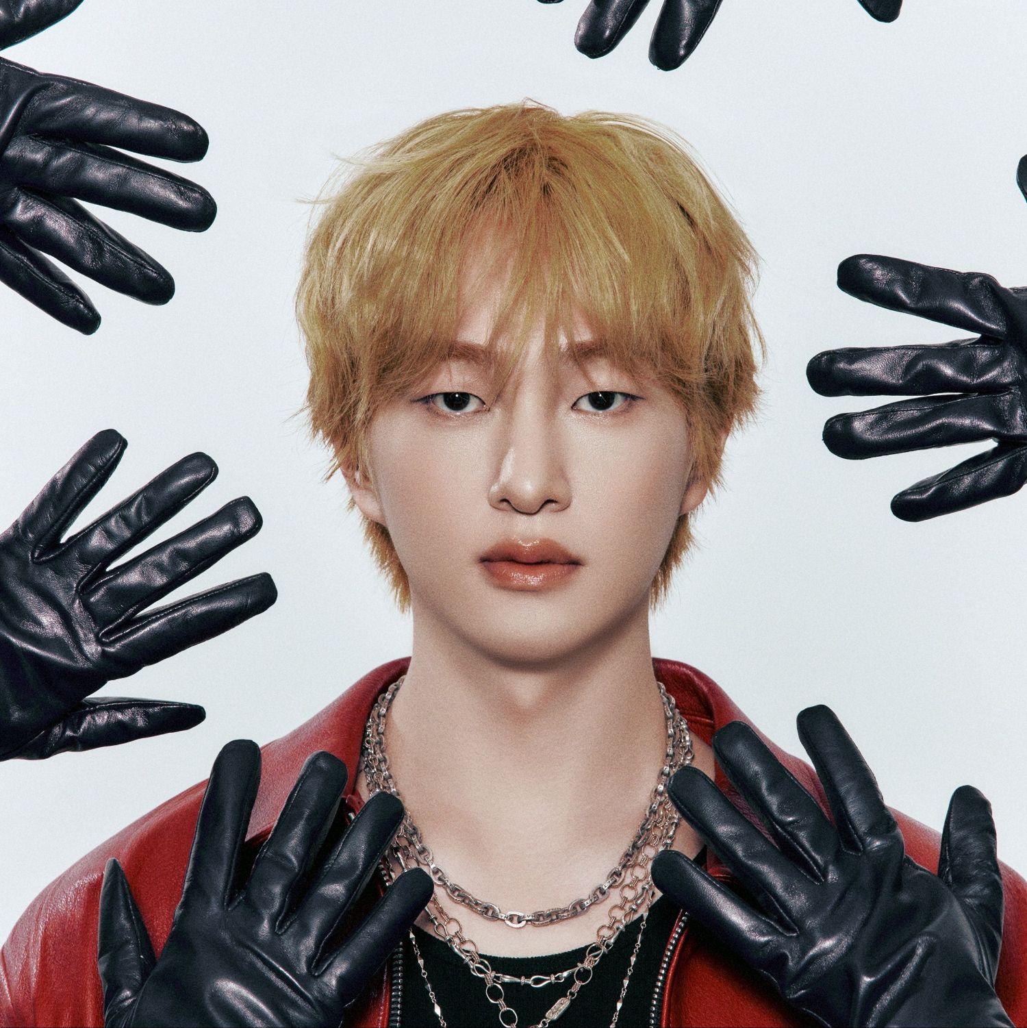 Behind-the-scenes cut of Onew (SHINee)