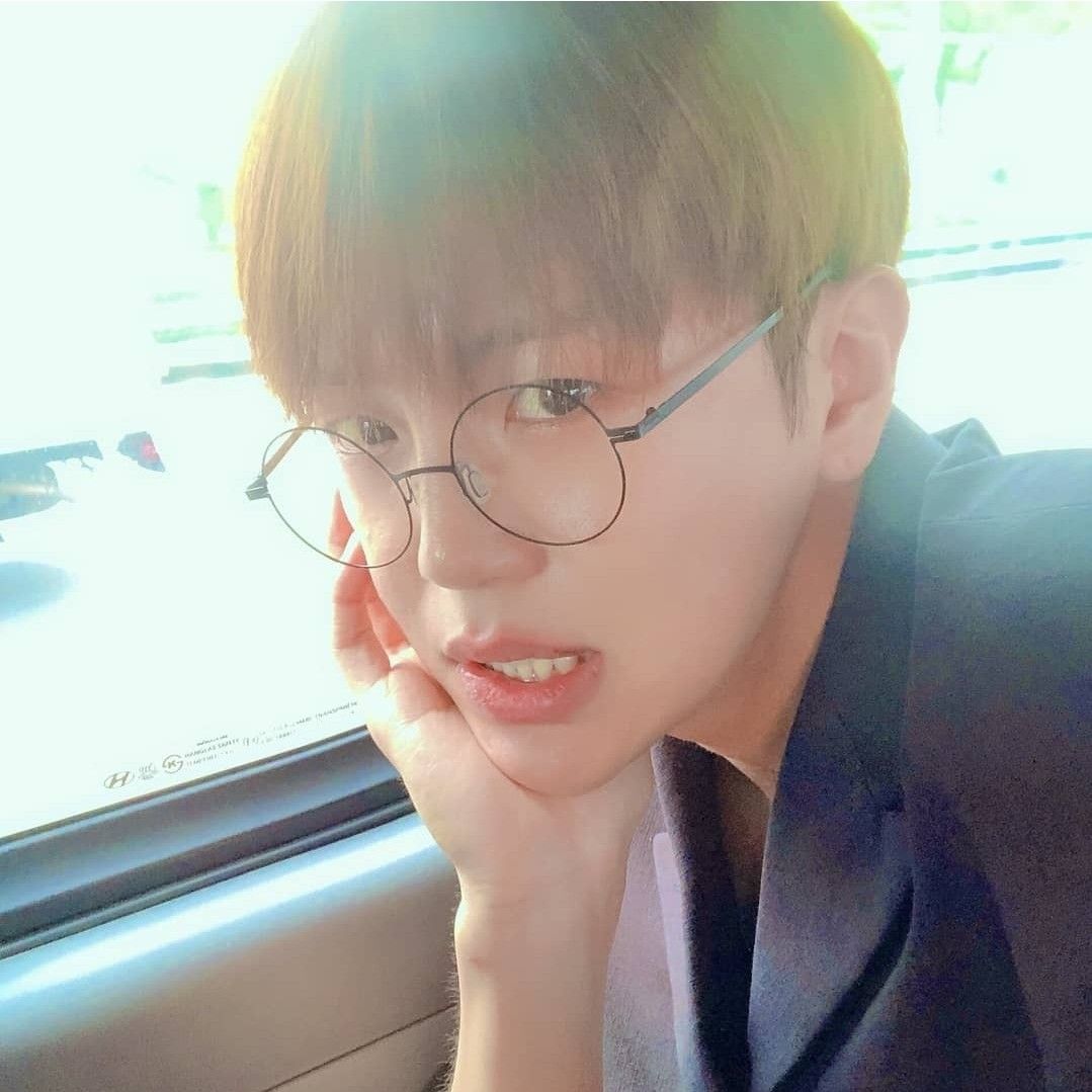 Latest photo of Donghun (A.C.E)