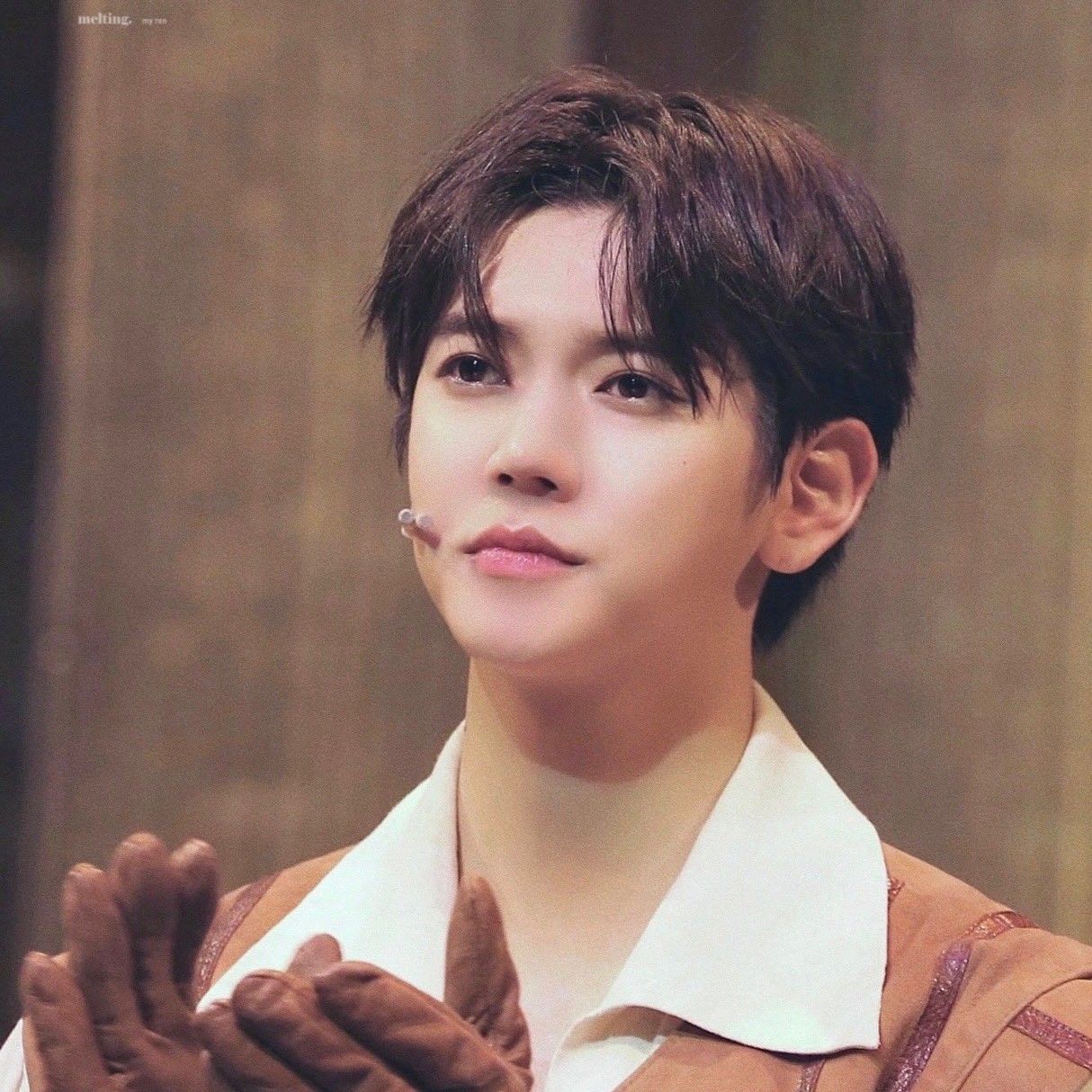 Behind-the-scenes cut of REN