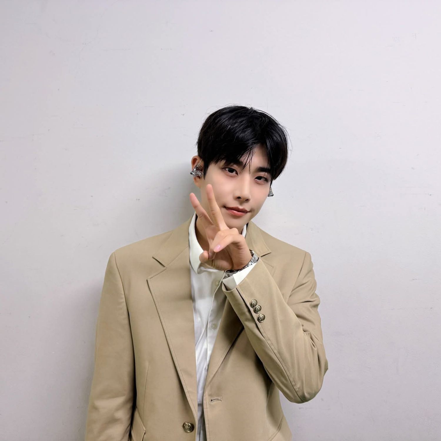 아스트로의 최신 사진