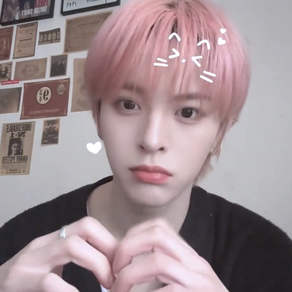 Latest photo of Laurence (n.SSign)